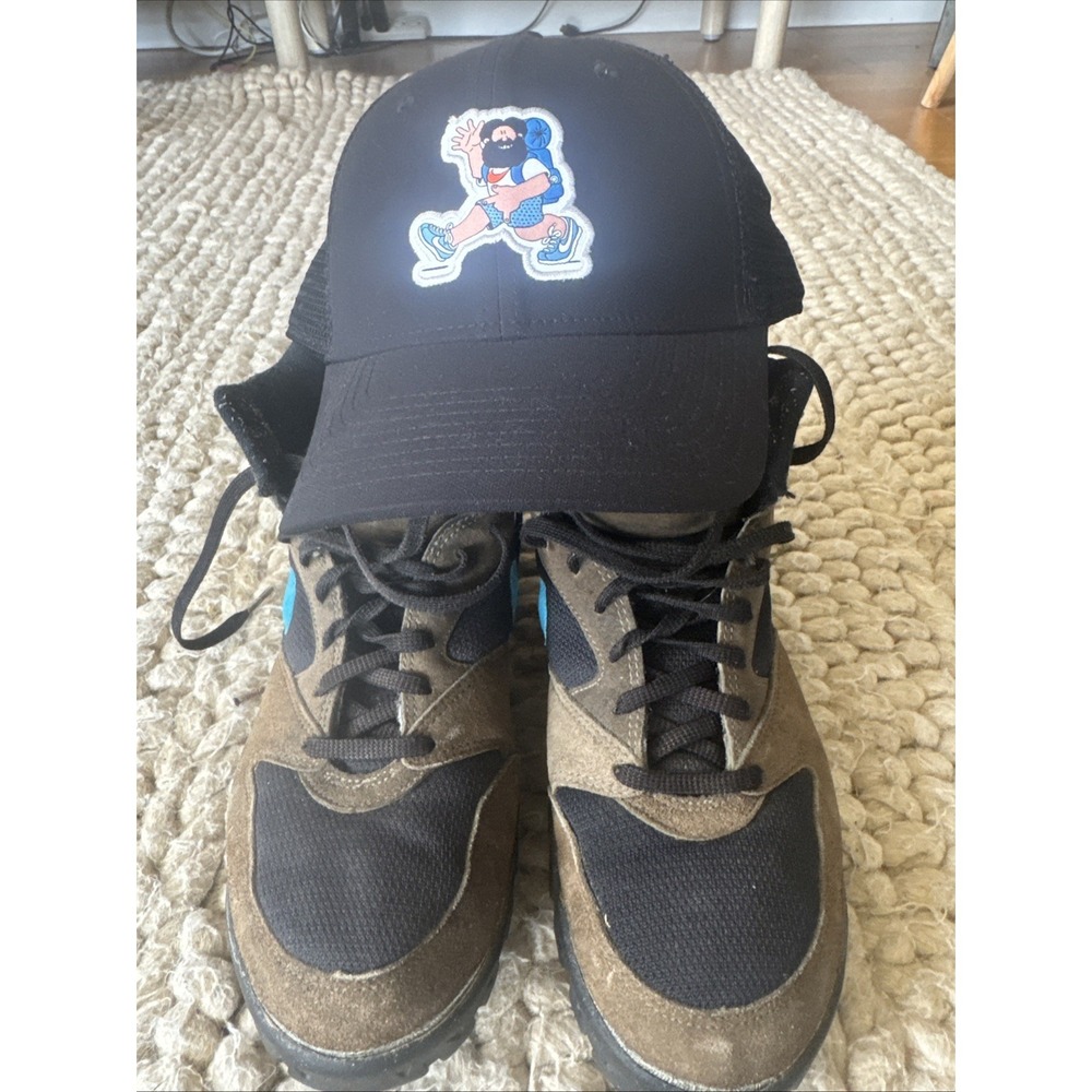 Nike Hikers Size 9 Unisex With Nike Hiker‎ Guy Hat Combo Deal
